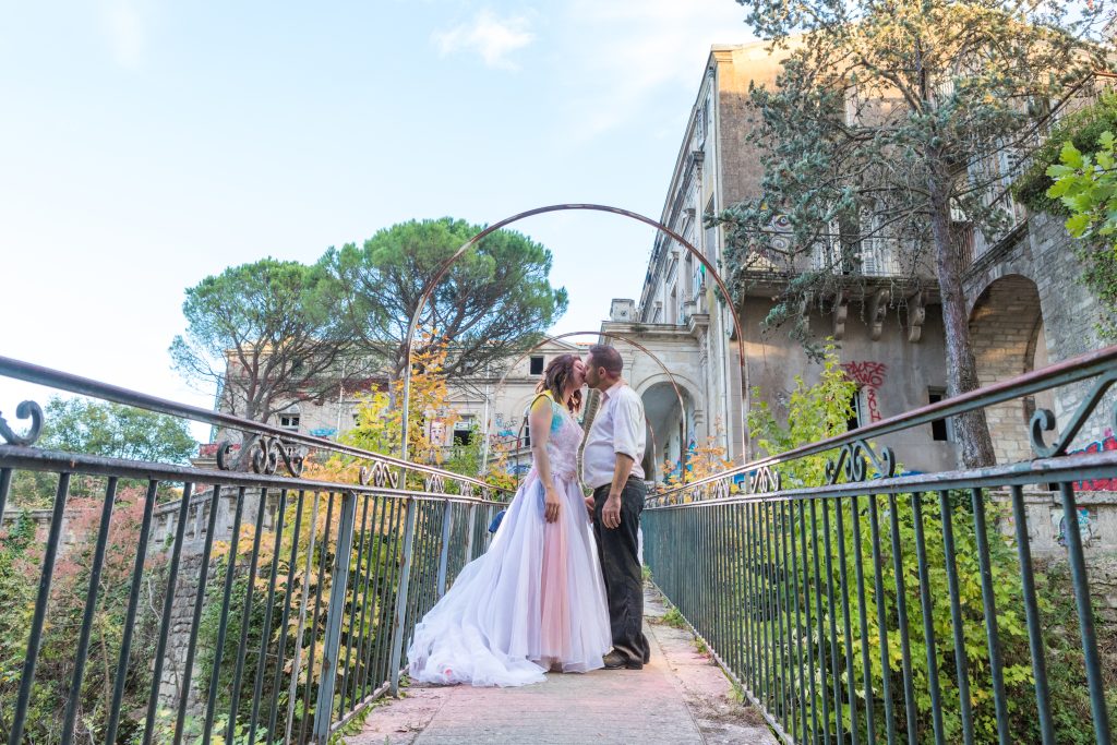 Lieu désaffecté pour notre séance Trash the dress