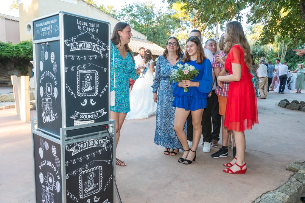 Photobooth de groupe lors d'un mariage